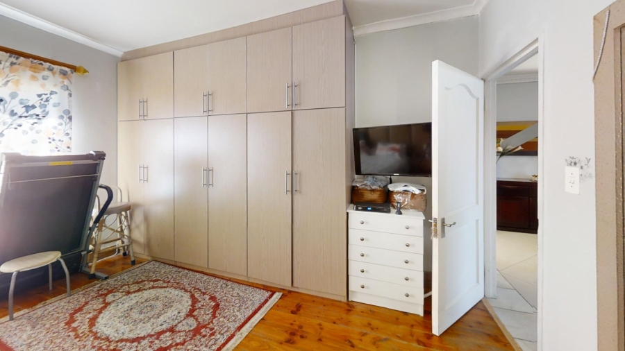 4 Bedroom Property for Sale in Kensington Western Cape